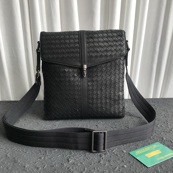 ボッテガヴェネタバッグ正面デザイン